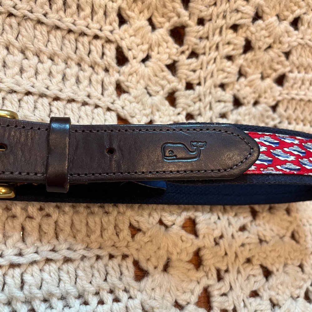 Vineyard Vines Canvas Club w/Brown Leather Belt Red/Blue Motor  Boats Size 36